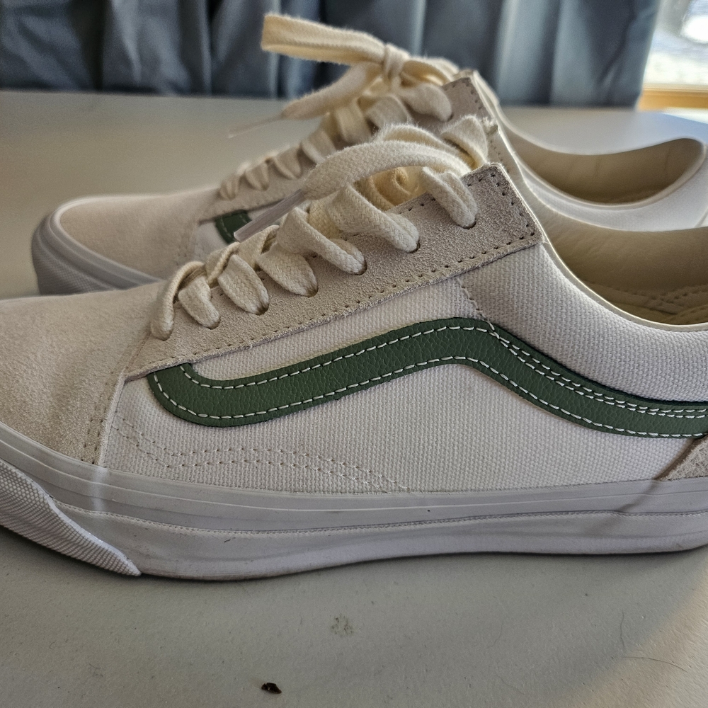 Vans Women's Cream and Green Sneakers- Canvas And Suede